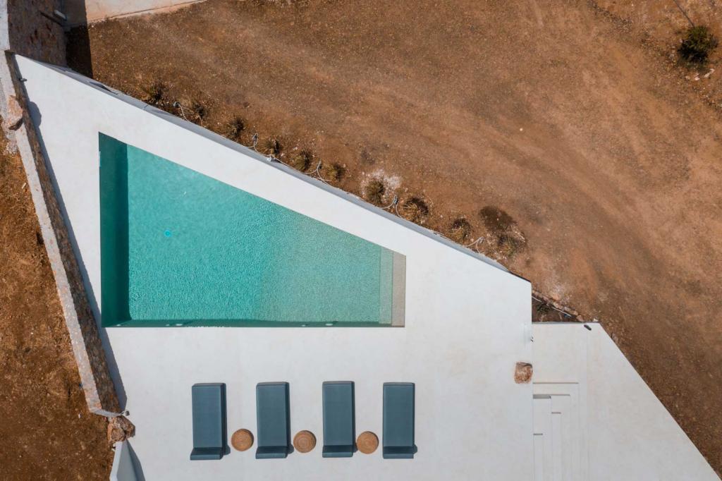 4 Baths