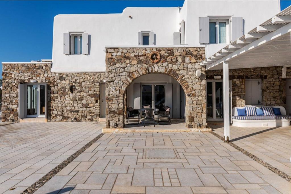 6 Bedrooms