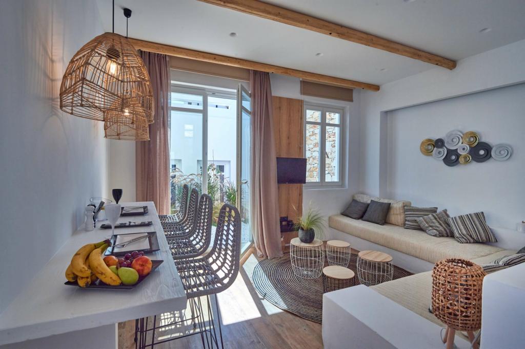 Outdoor lounge