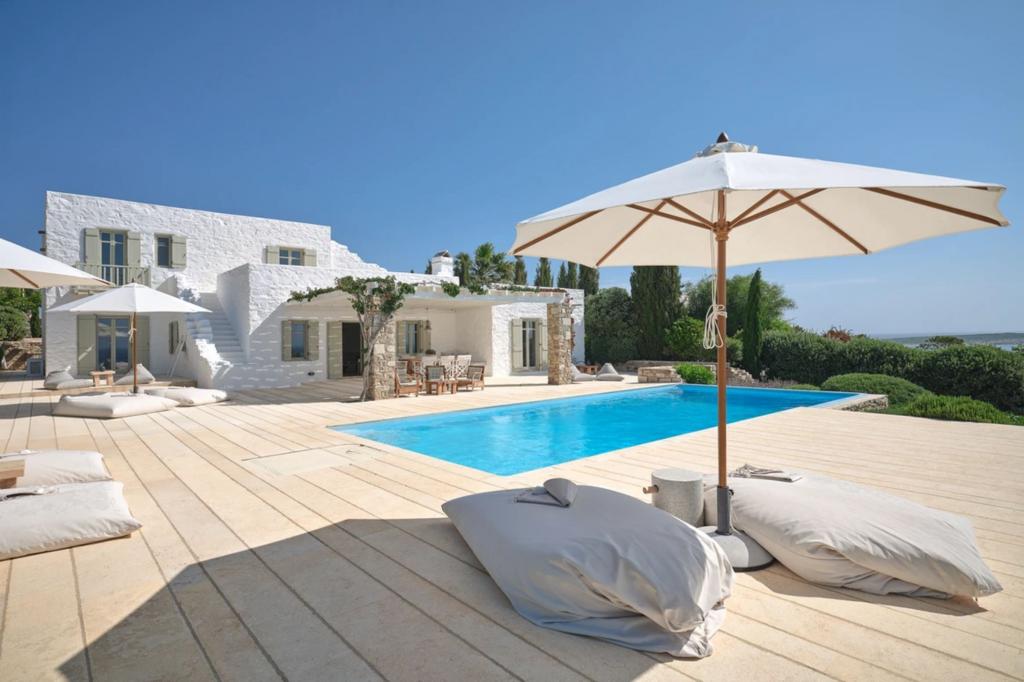 4 Bedrooms