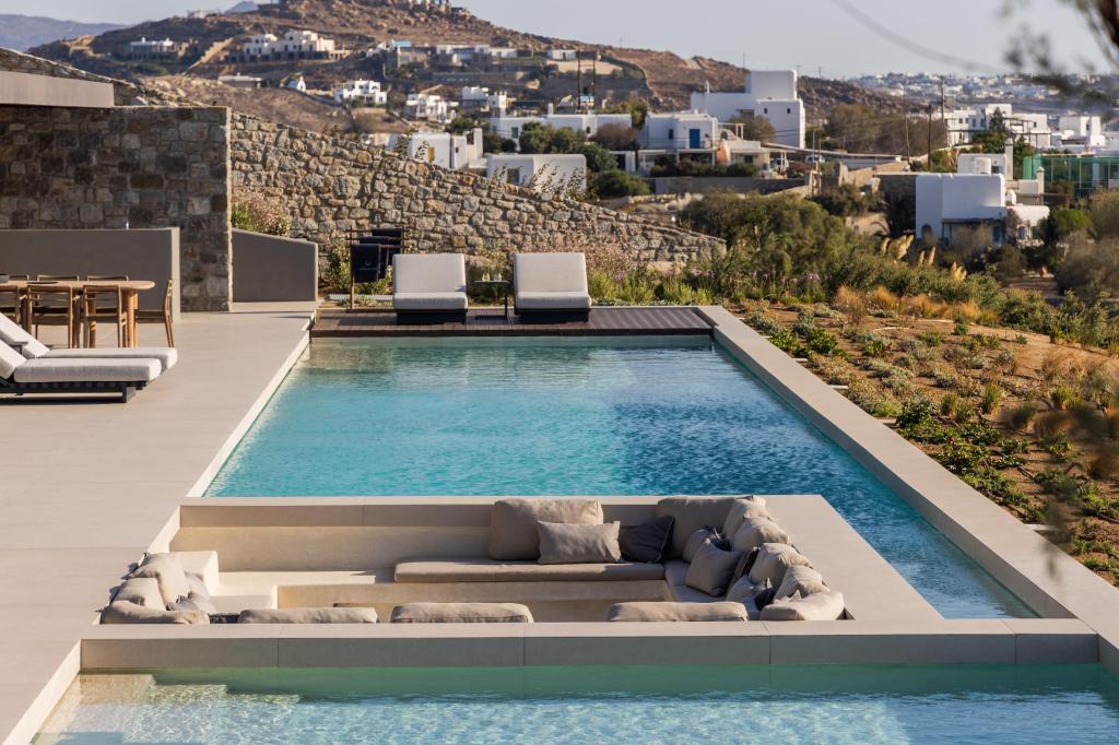 9 Baths