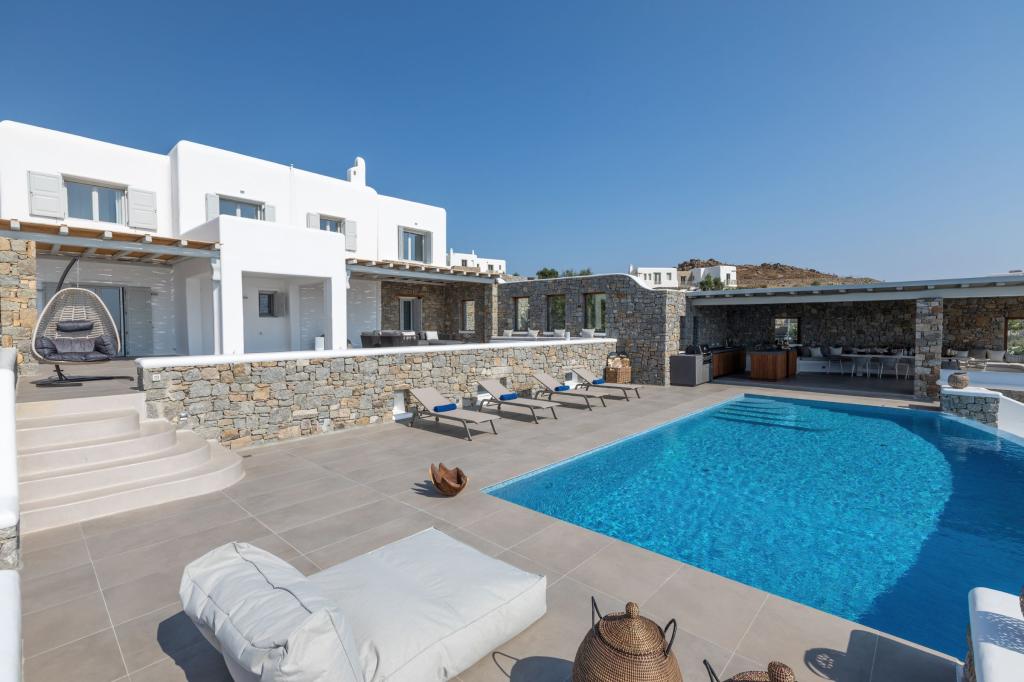 6 Bedrooms