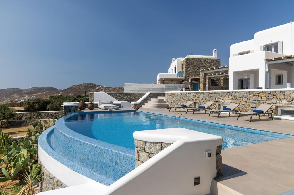 6 Baths