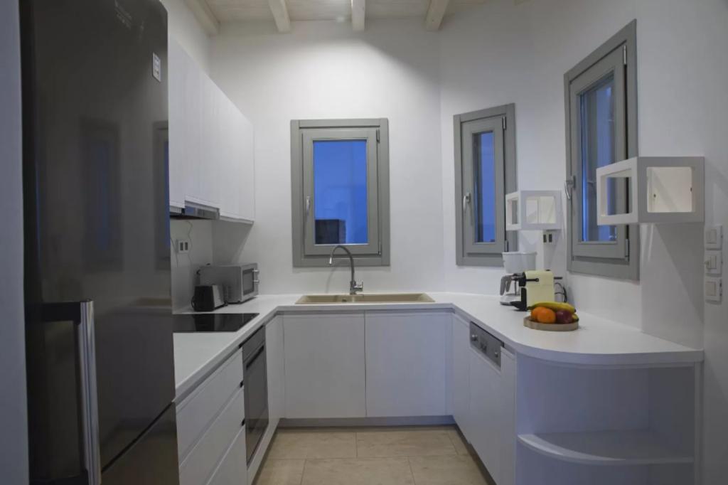 5 Baths