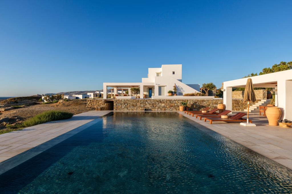 4 Baths