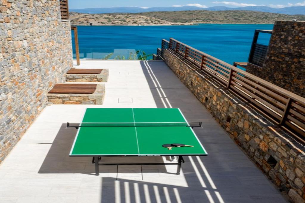 Outdoor lounge