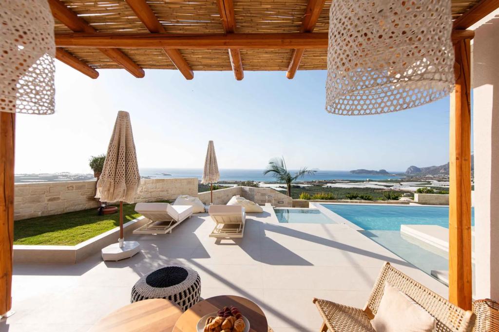 7 Baths