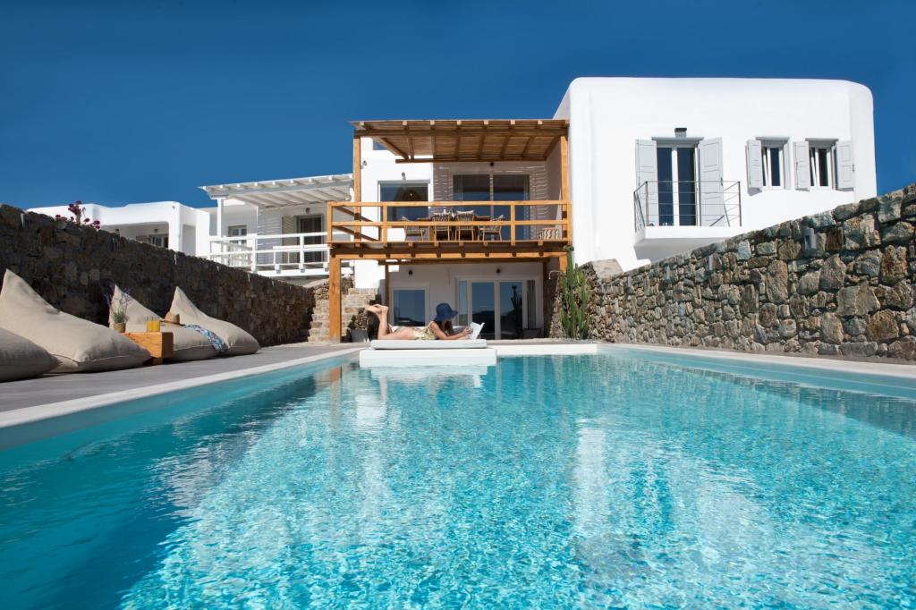 4 Bedrooms