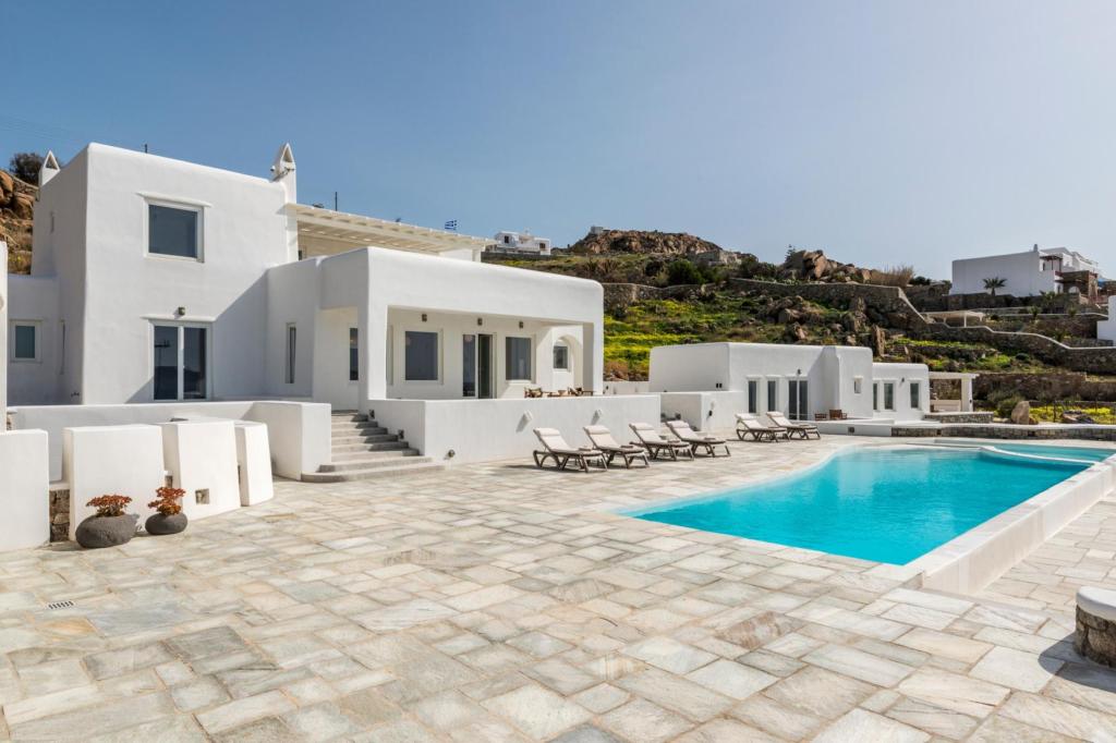 7 Baths
