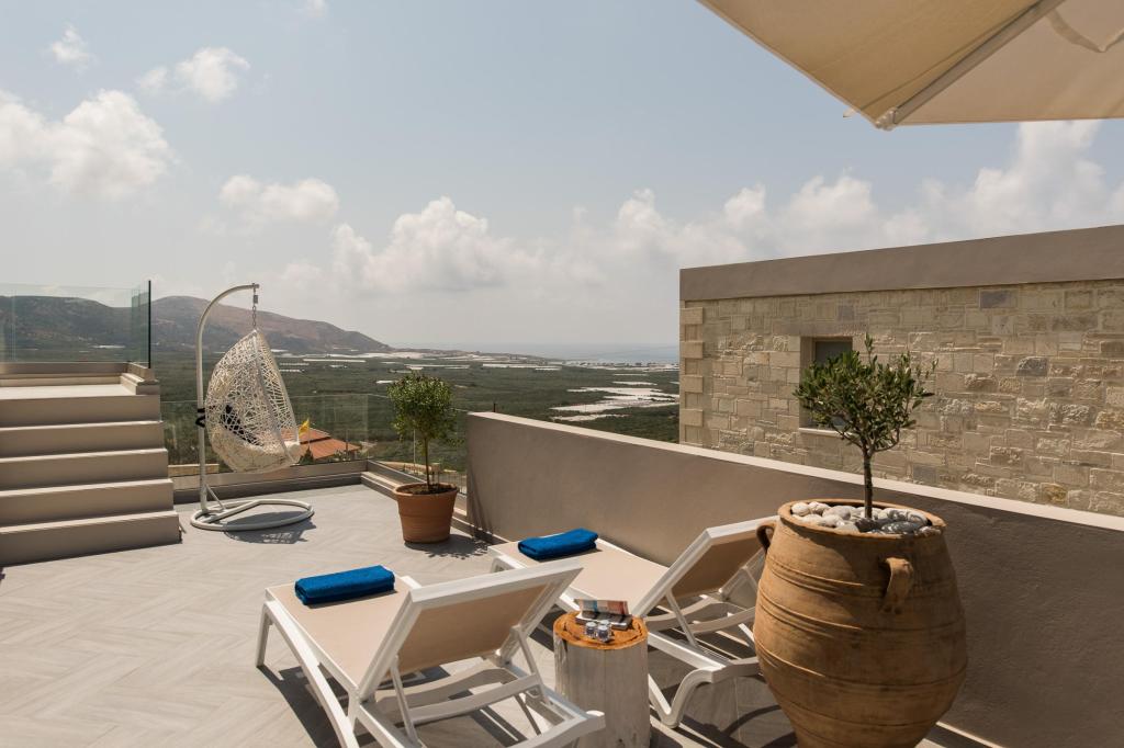 Outdoor lounge
