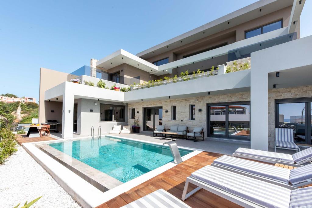 7 Baths