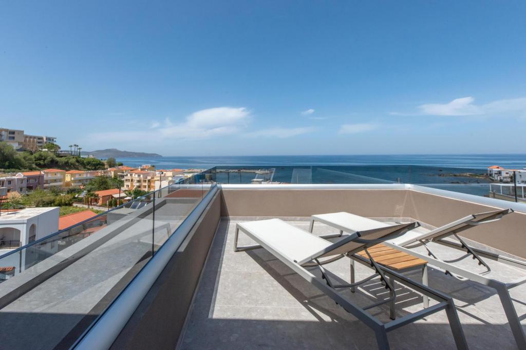 Outdoor lounge