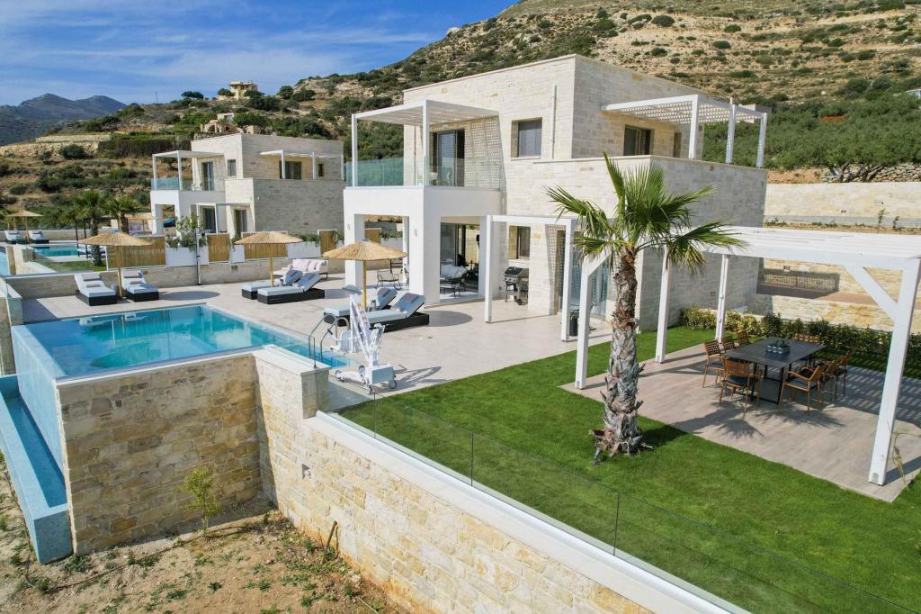 4 Bedrooms