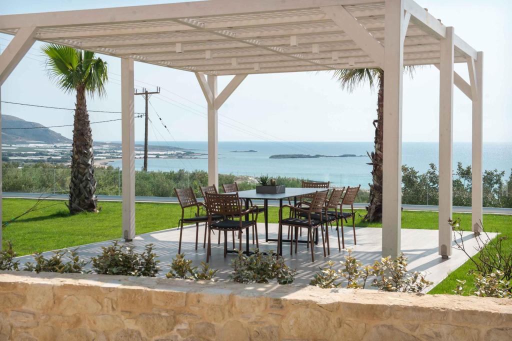 Outdoor lounge