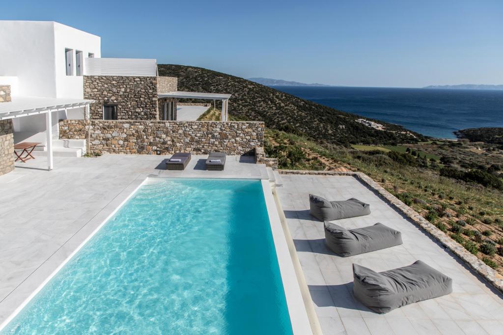 1 Swimming pool