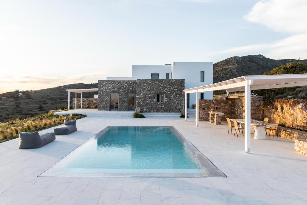 1 Swimming pool