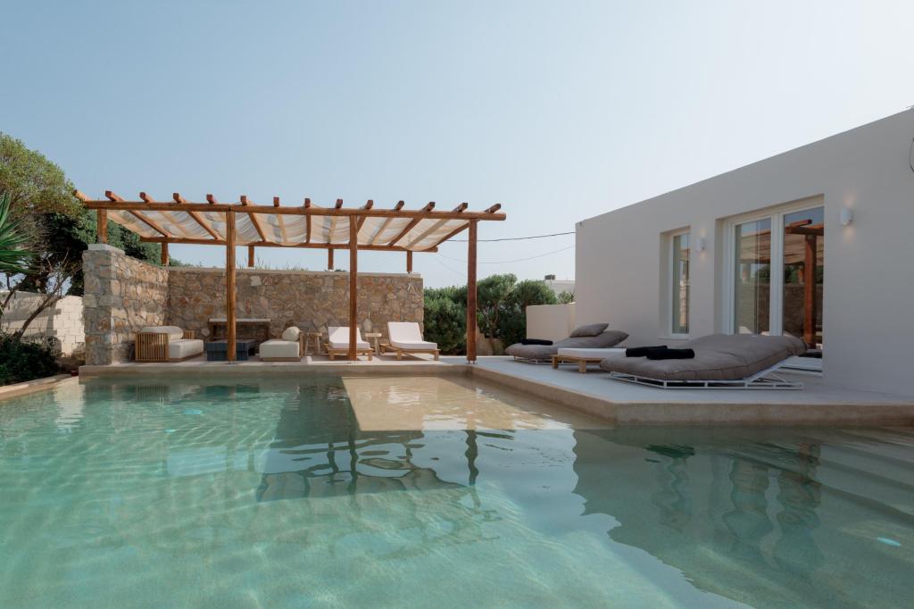 1 Swimming pool