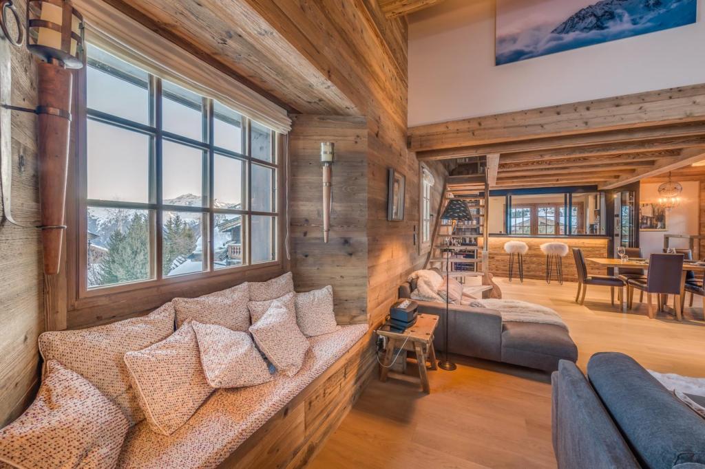 Outdoor lounge