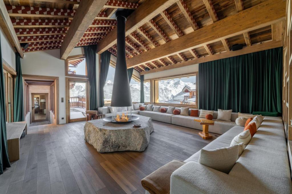 8 Bedrooms