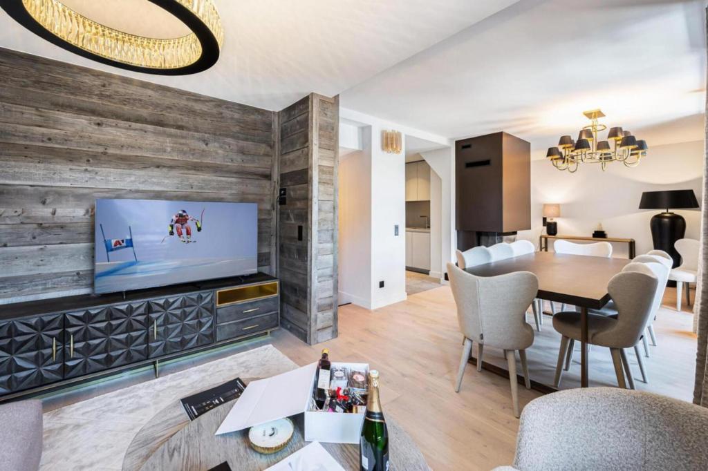 4 Bedrooms