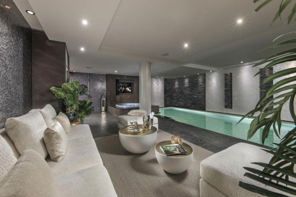 6 Bedrooms