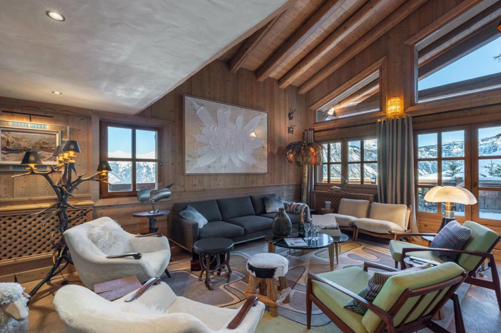 4 Bedrooms