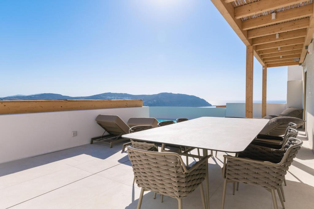 Outdoor lounge