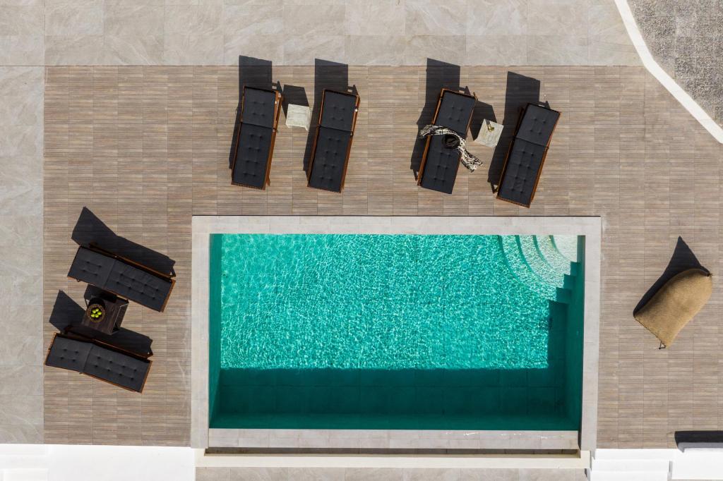 1 Swimming pool