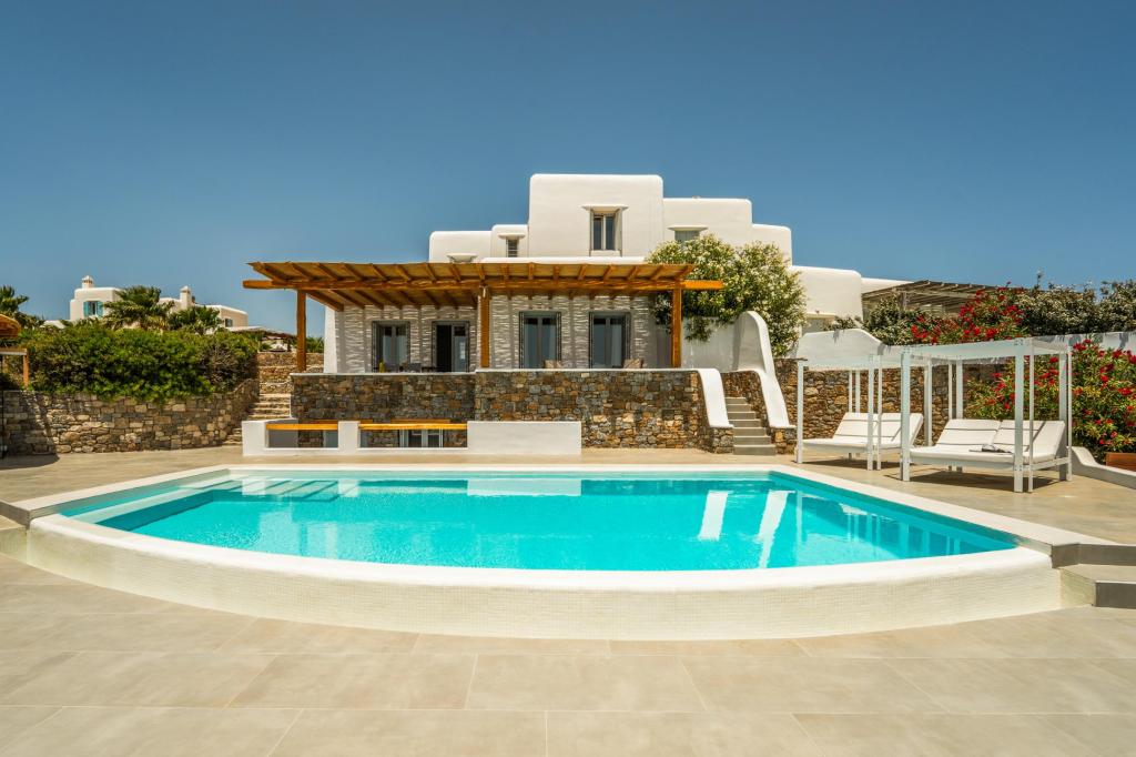 4 Bedrooms
