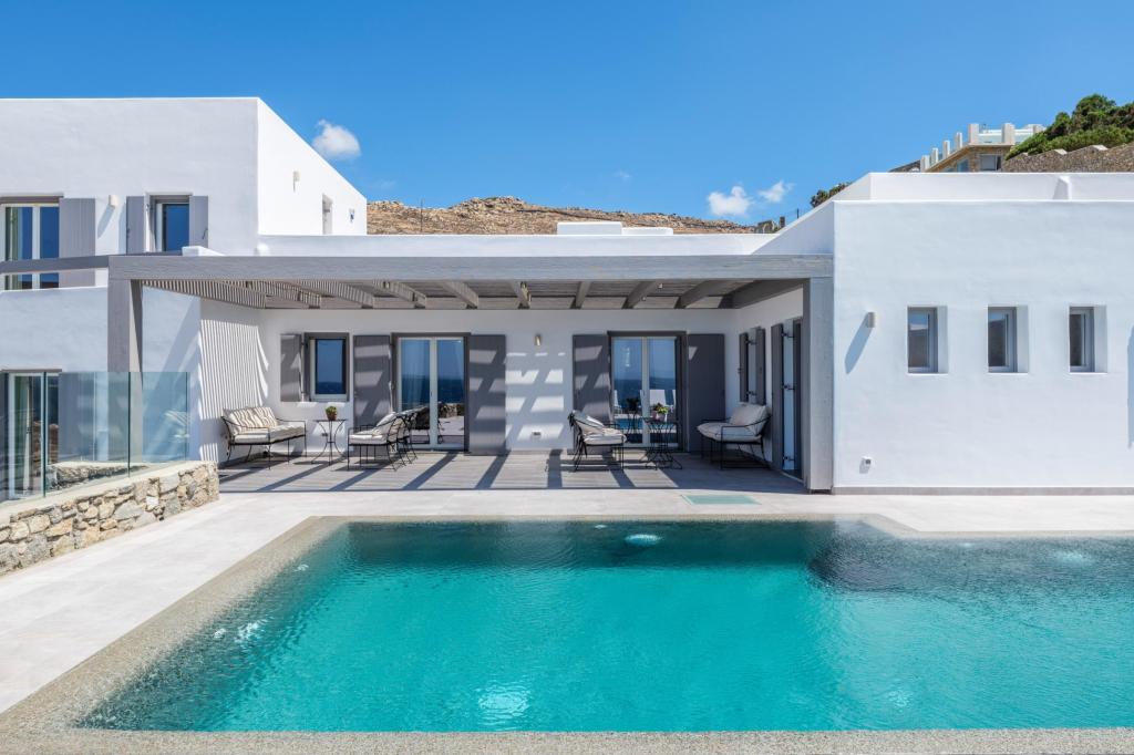 4 Bedrooms
