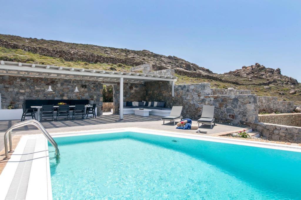 3 Baths