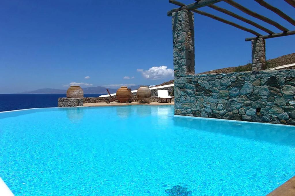 1 Swimming pool