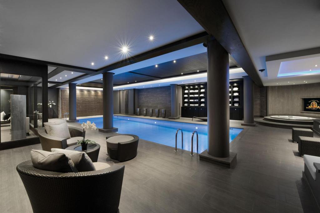 Outdoor lounge