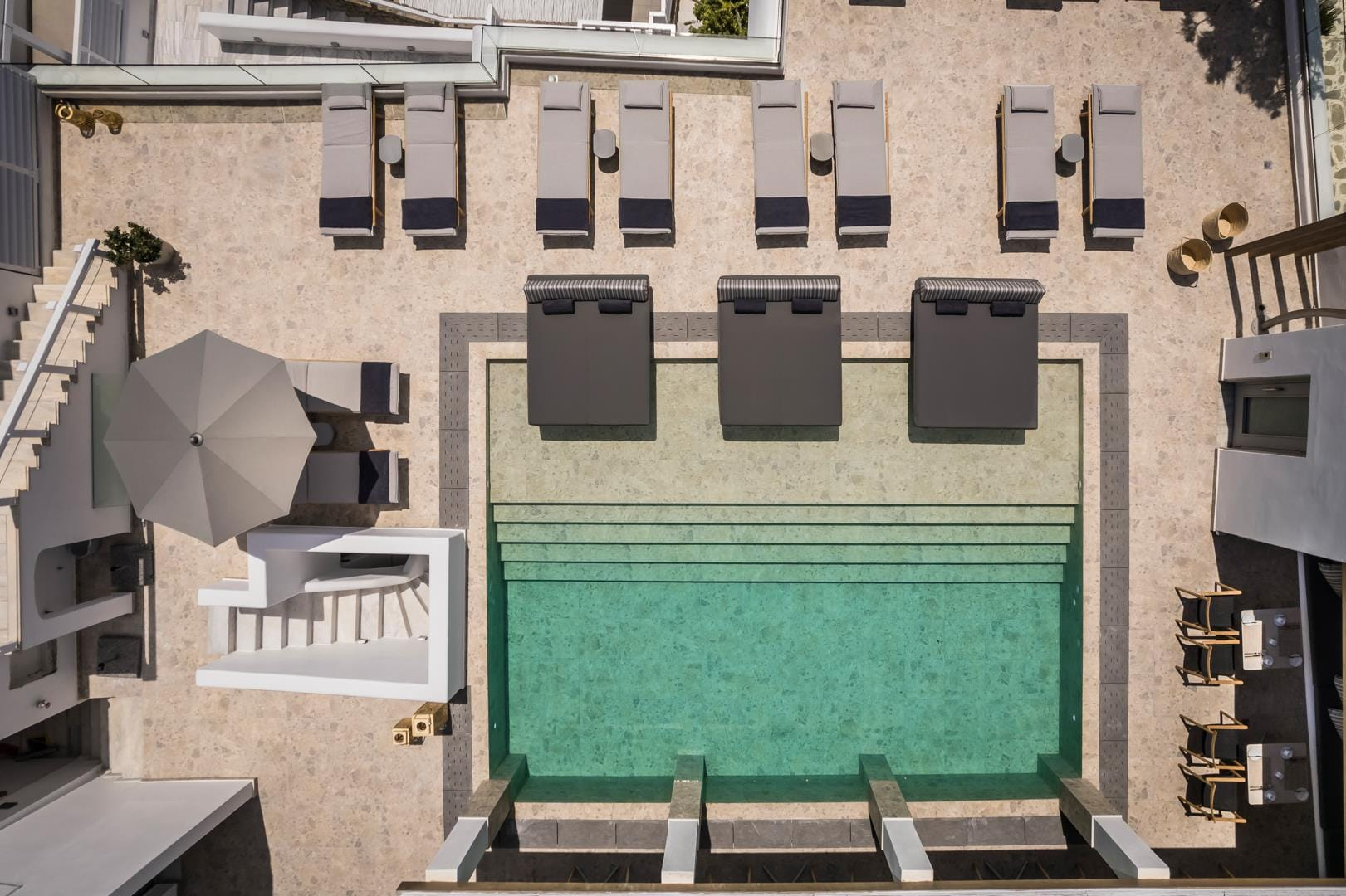 1 Swimming pool
