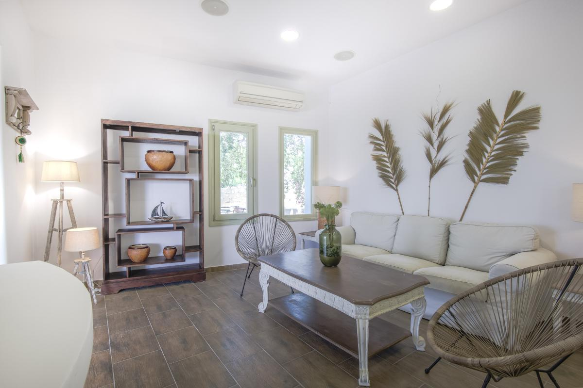 Outdoor lounge
