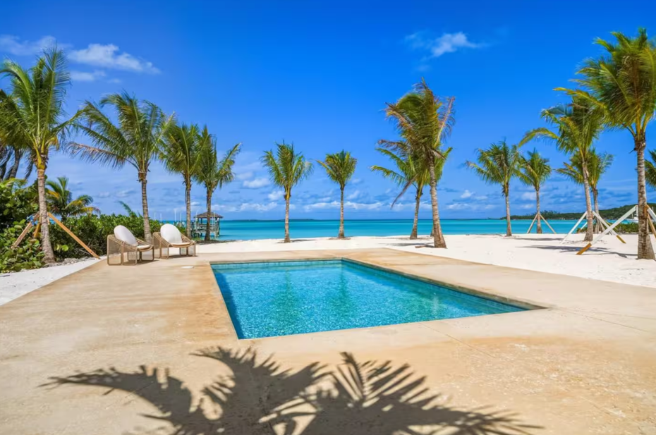 8 Baths