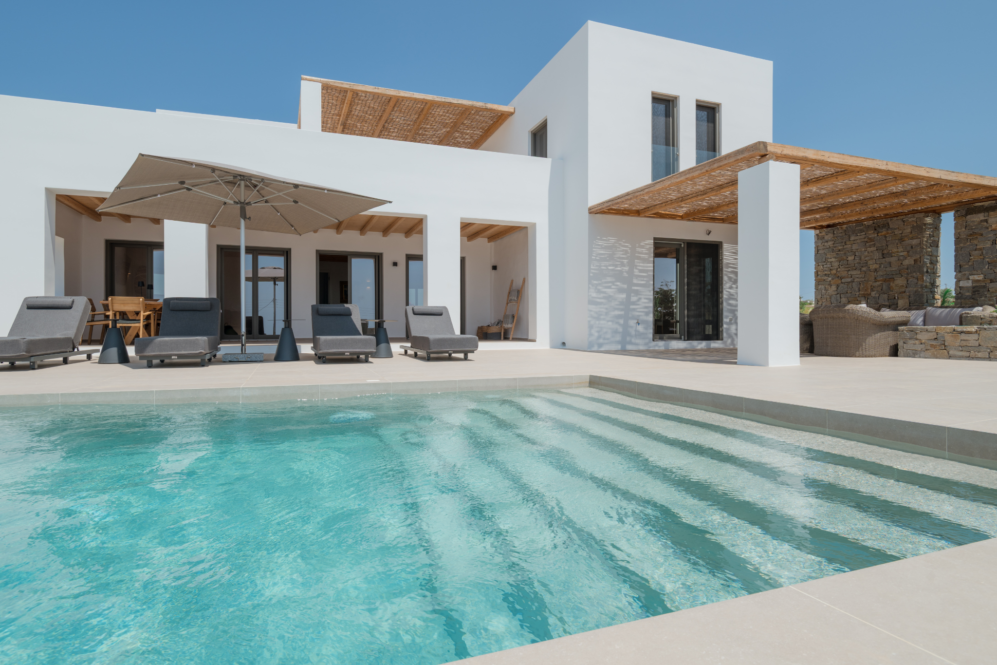 8 Baths