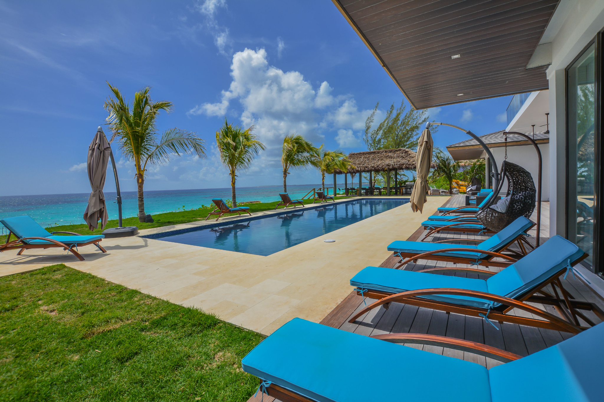 8 Baths