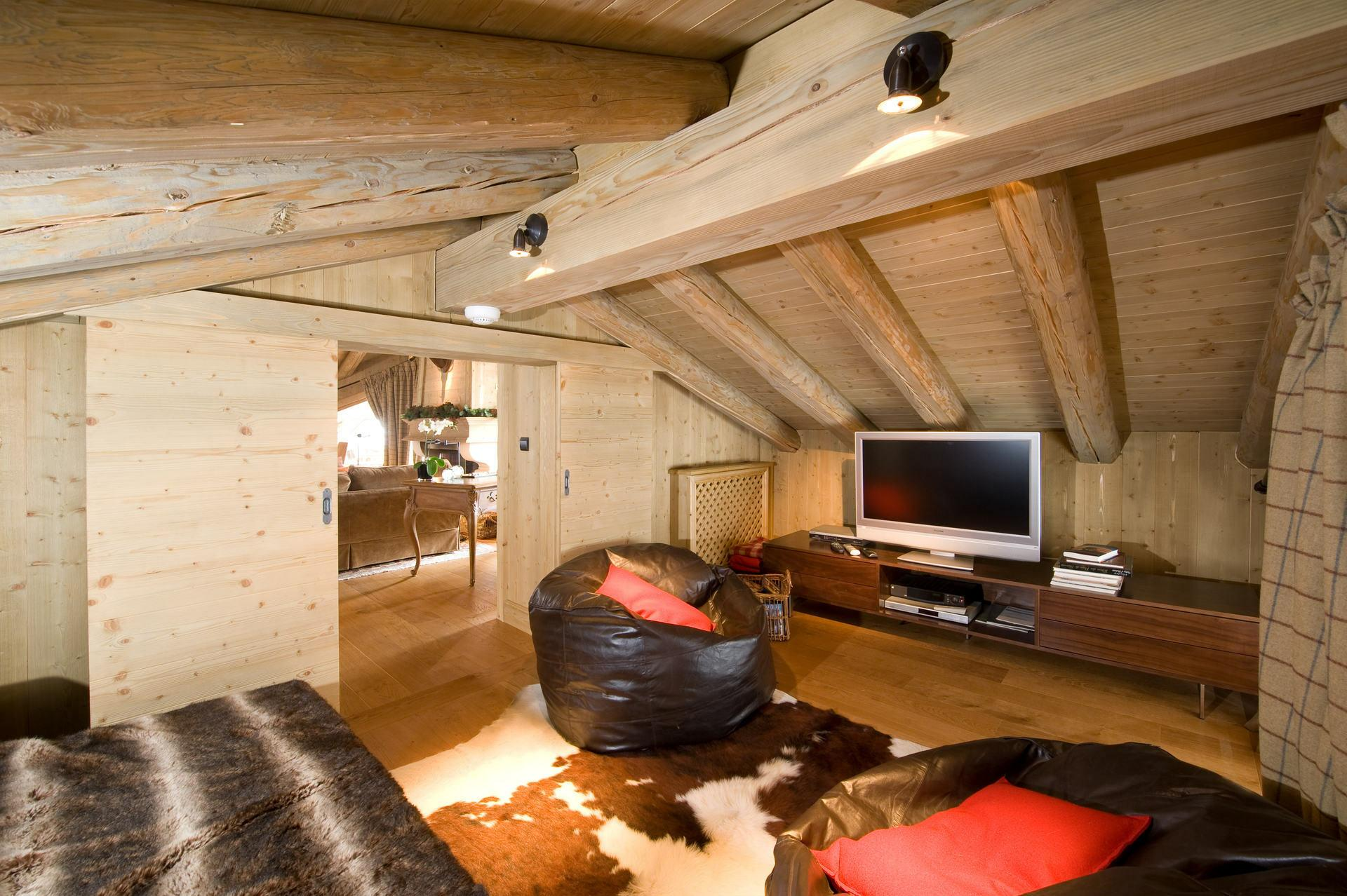 4 Baths