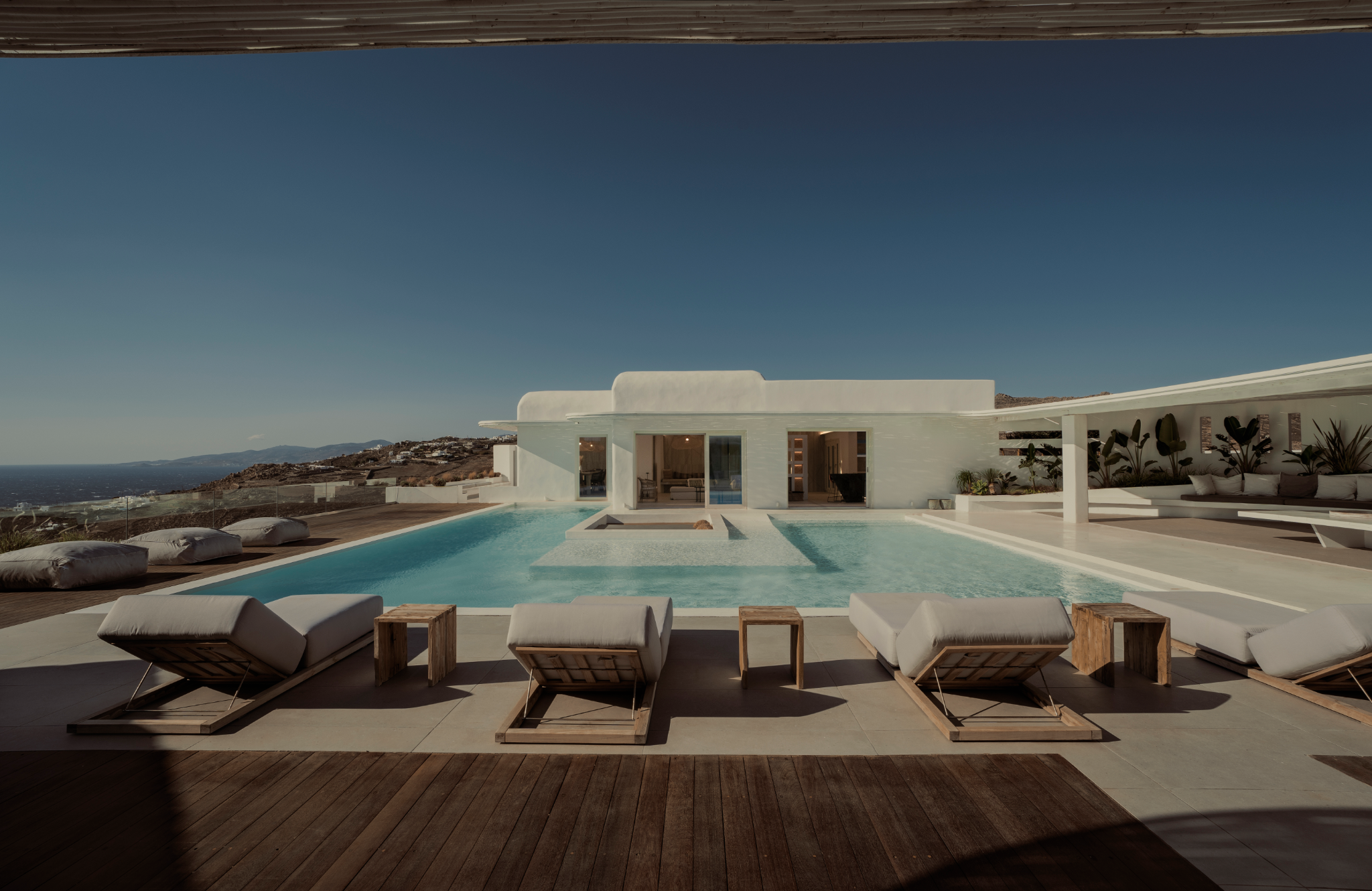 Mavira gallery image