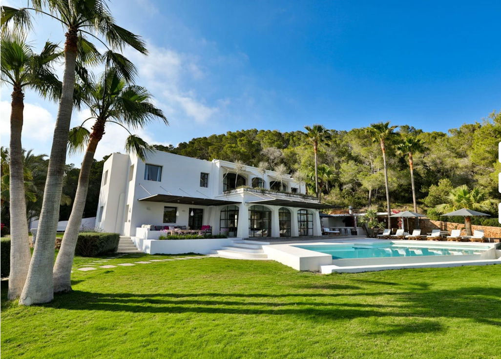 6 Bedrooms
