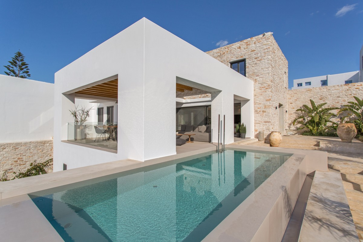 4 Bedrooms