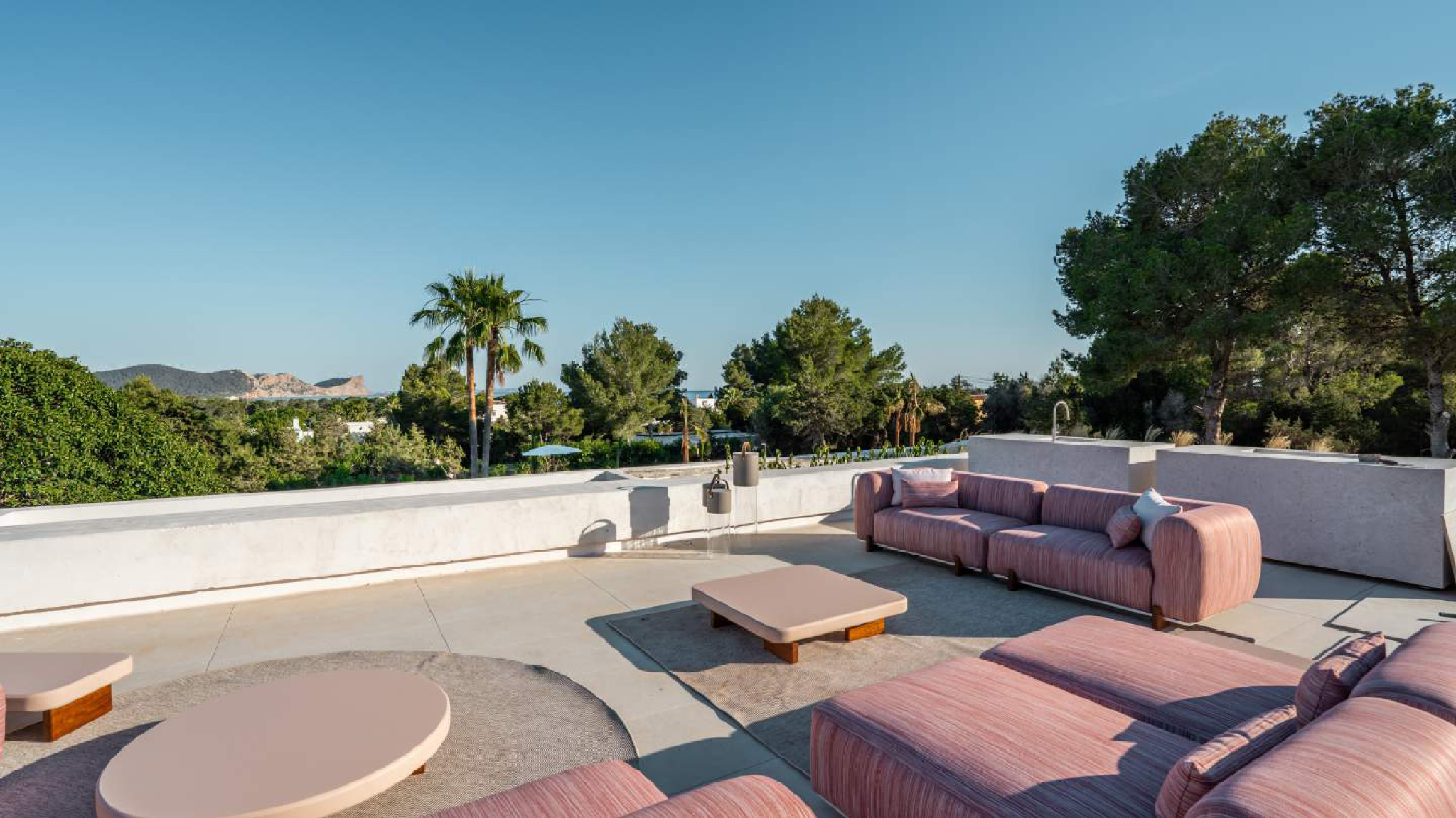 2 Swimming pools