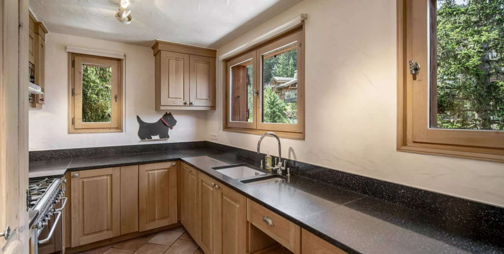 Fully equipped kitchen