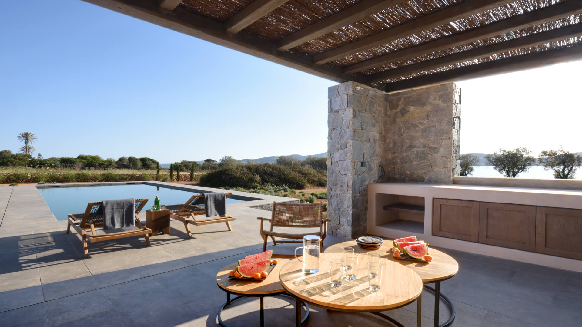 6 Baths