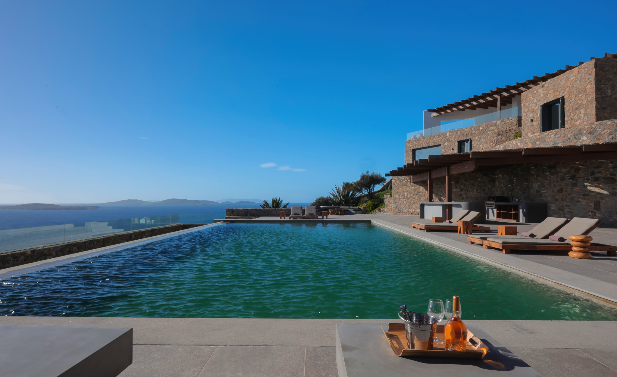 9 Baths