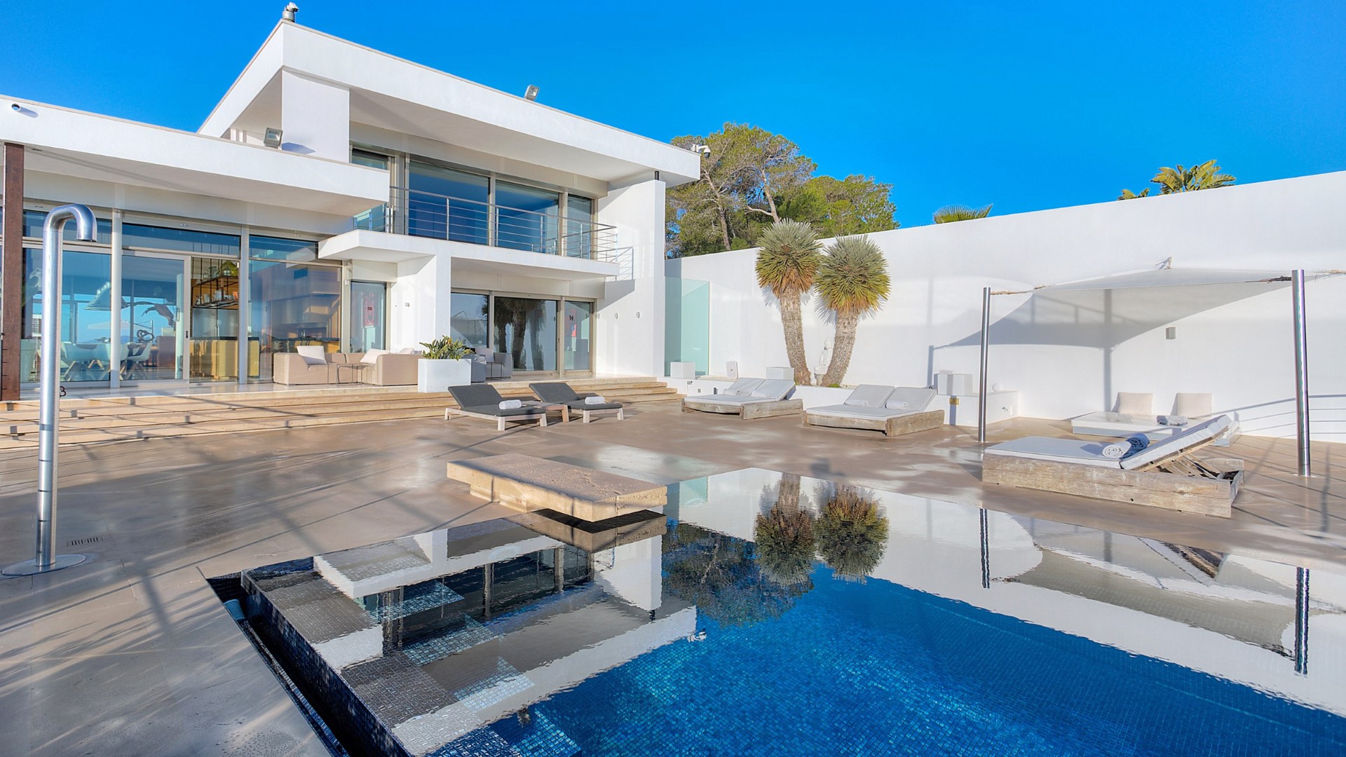 5 Baths