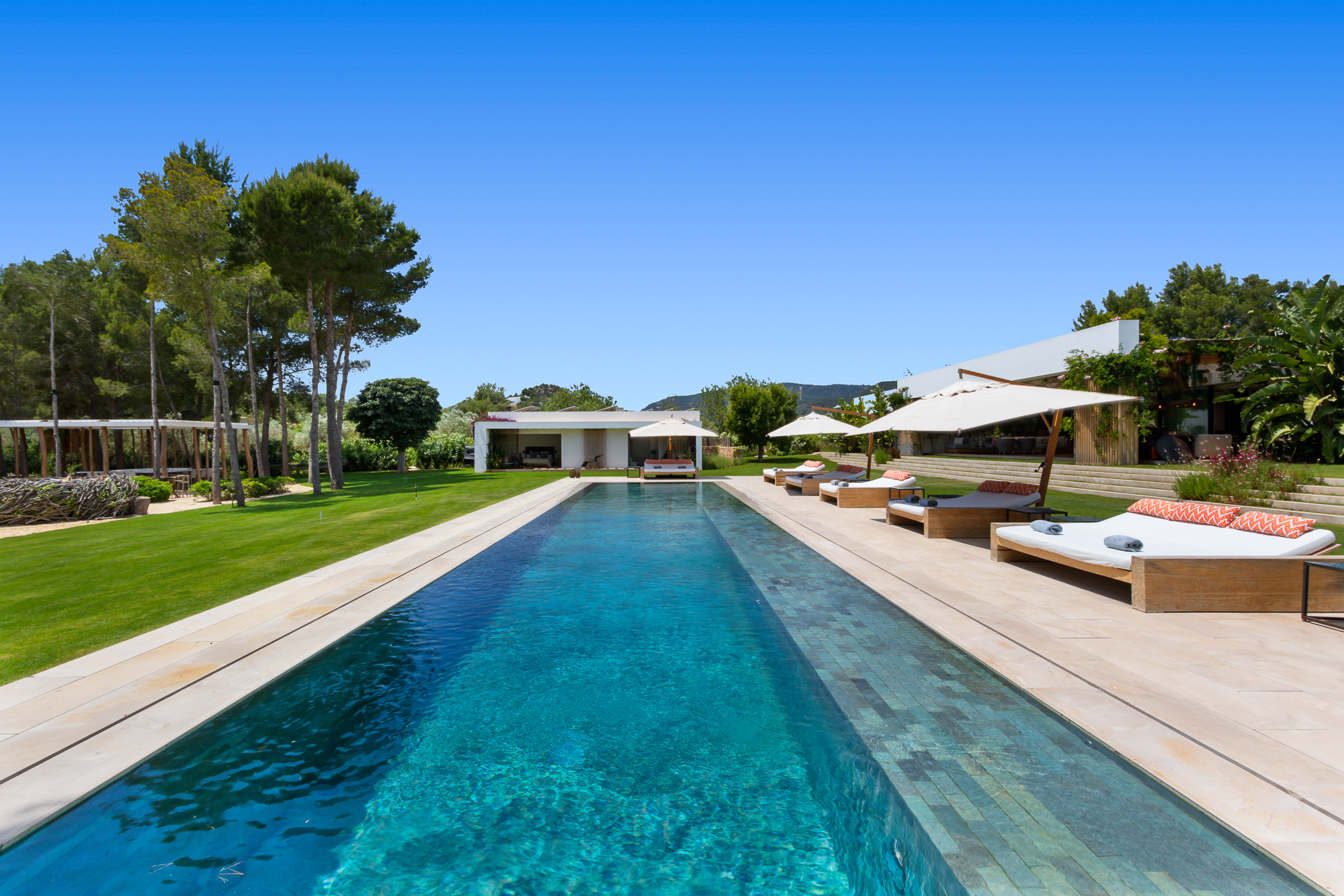 8 Bedrooms