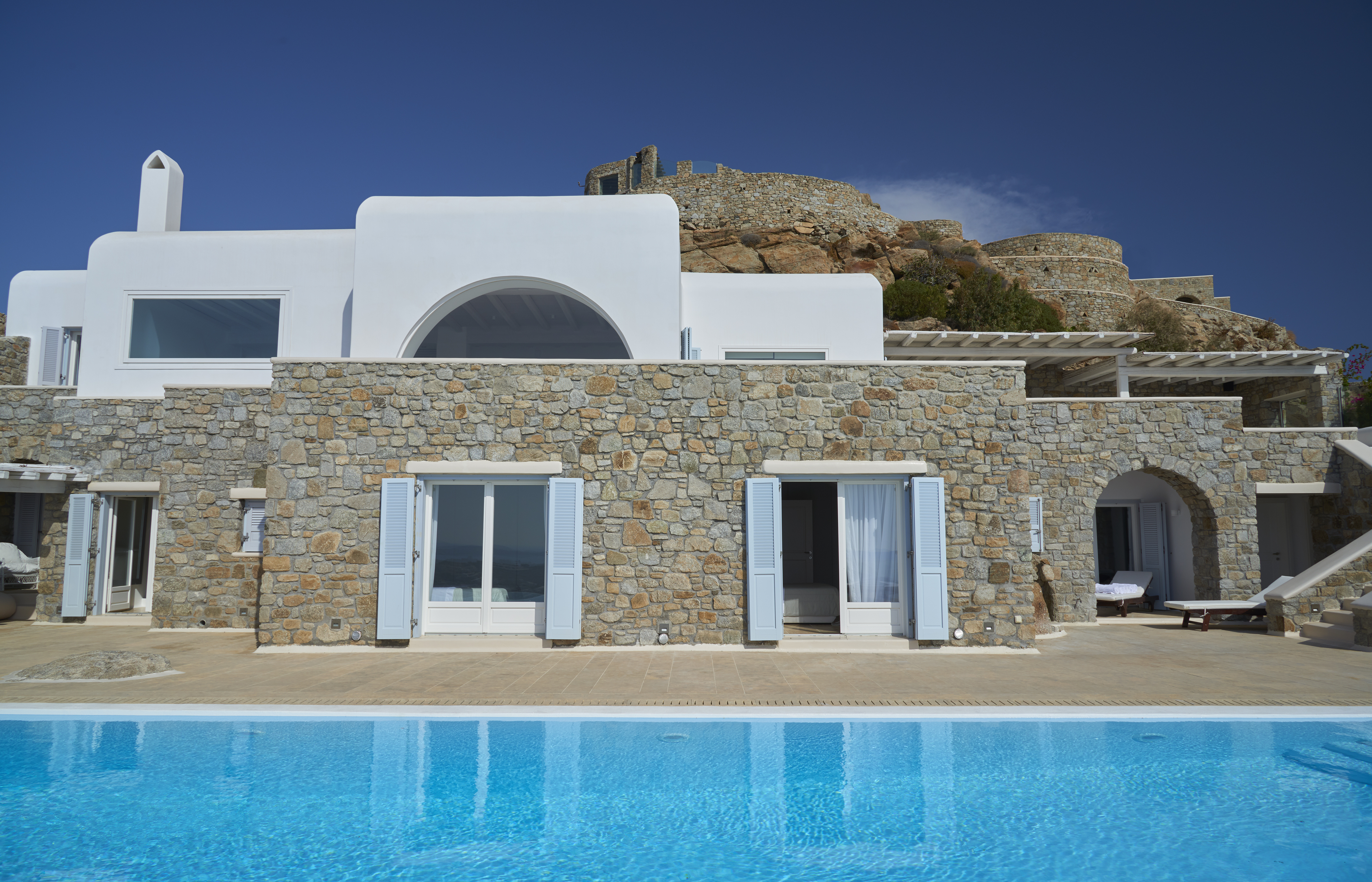 6 Bedrooms