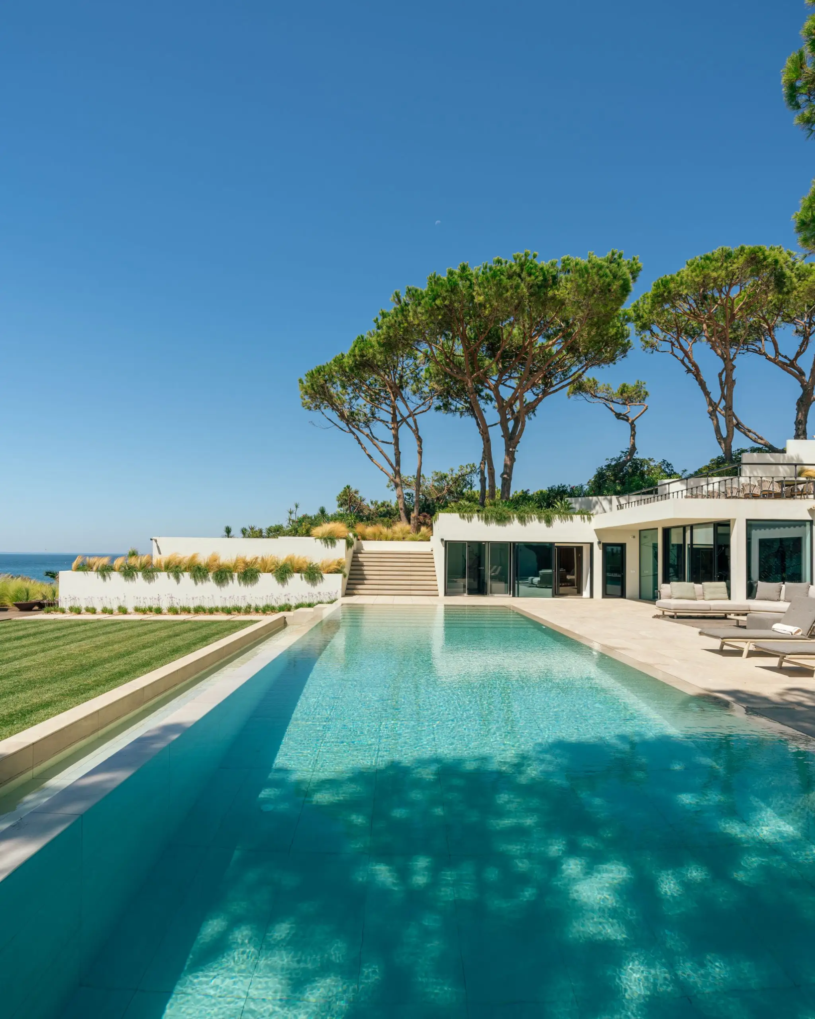 6 Baths
